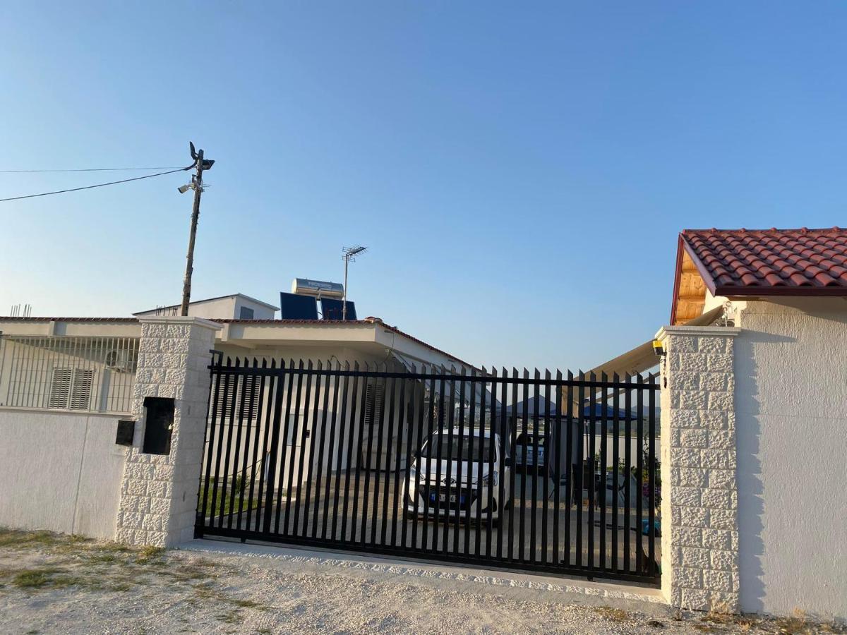 Bujtina Cela Berat Exterior foto