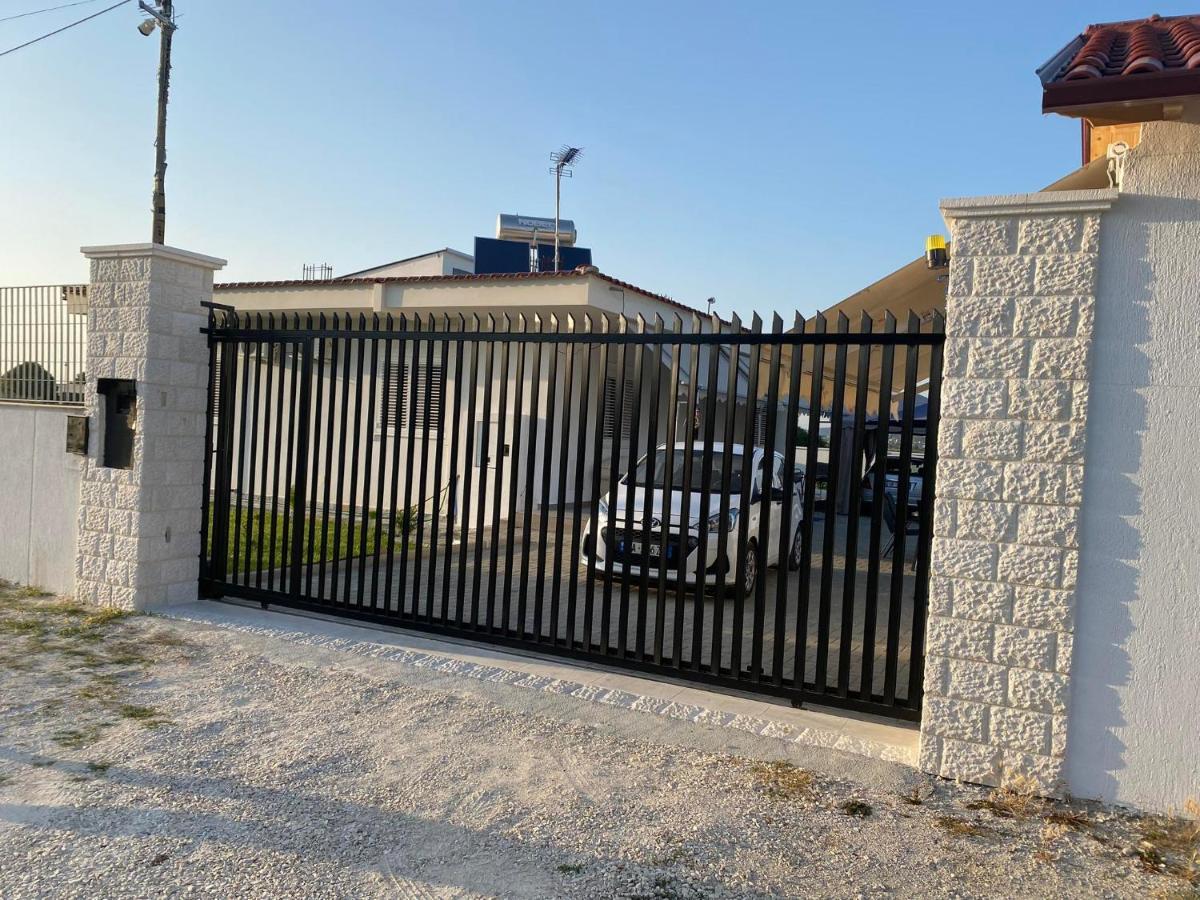 Bujtina Cela Berat Exterior foto